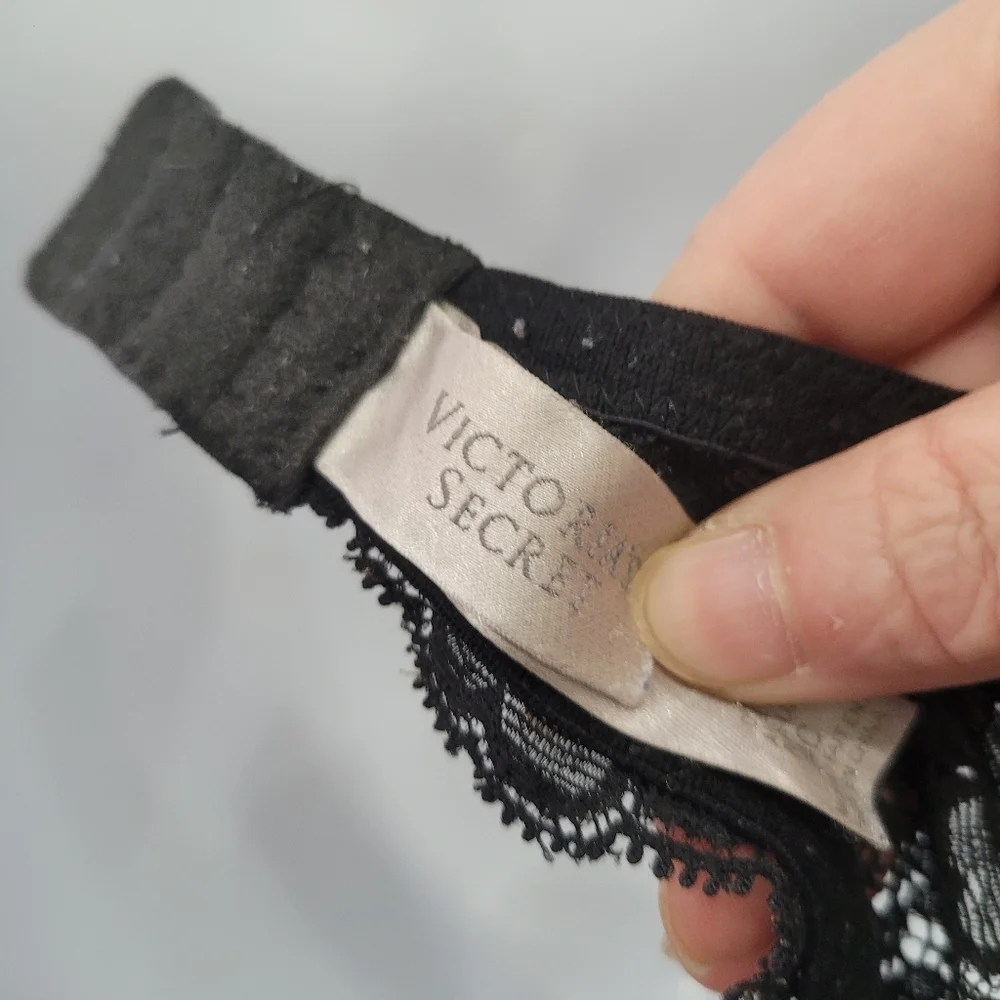 Victoria's Secret Dream Angels Push Up Black Lace Bra Size: 34C - Picture 9 of 10